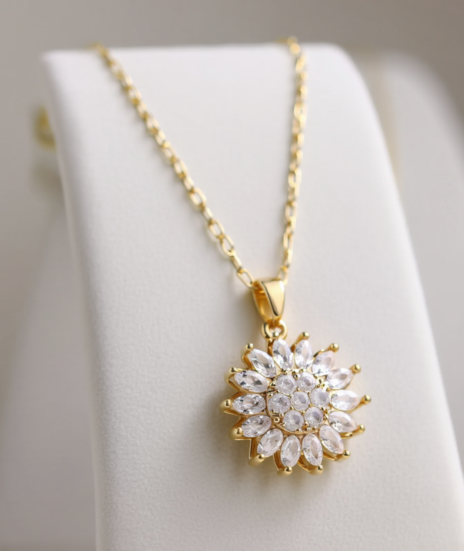 Colar feminino folheado elegante pingente Girassol