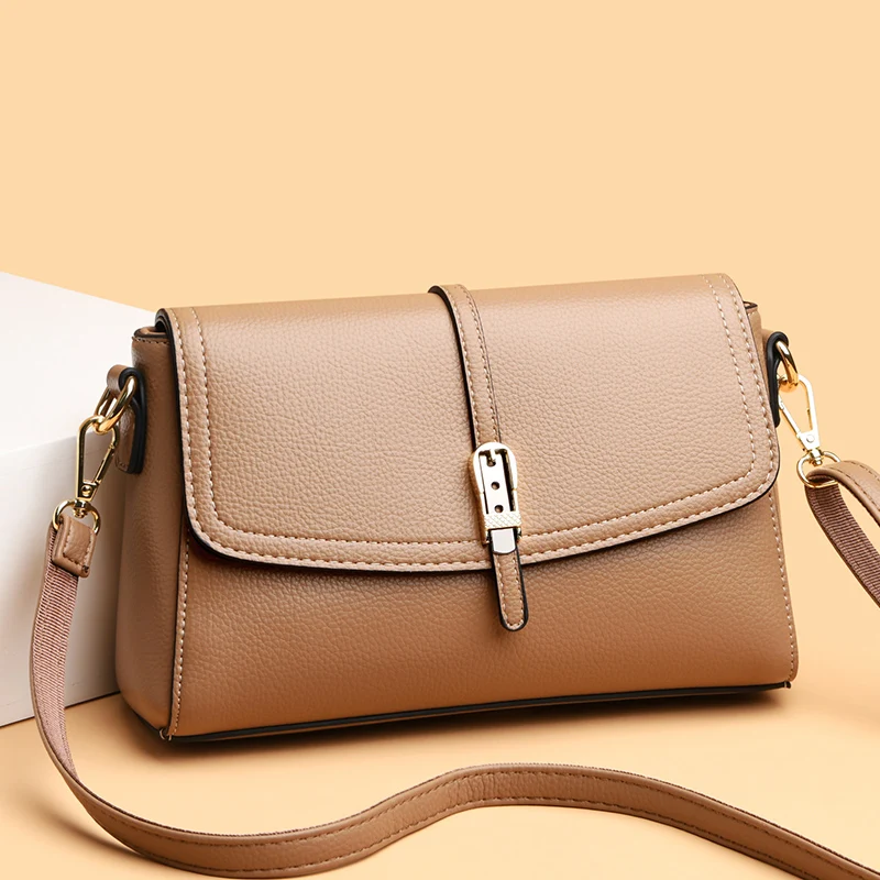 Bolsa feminina de couro com dupla alça removível