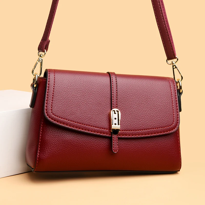 Bolsa feminina de couro com dupla alça removível