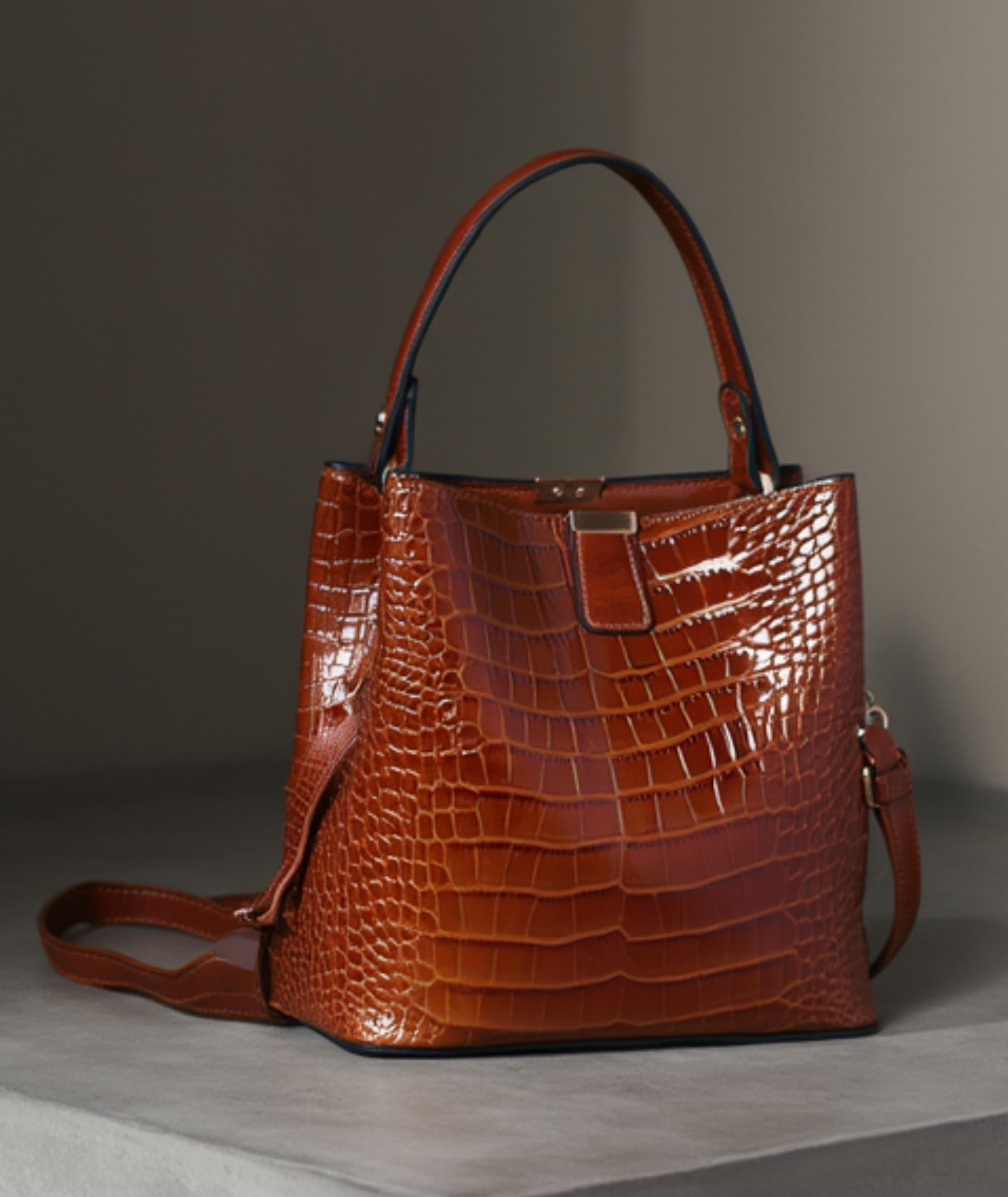 Bolsa feminina crossbody de couro - Secchio