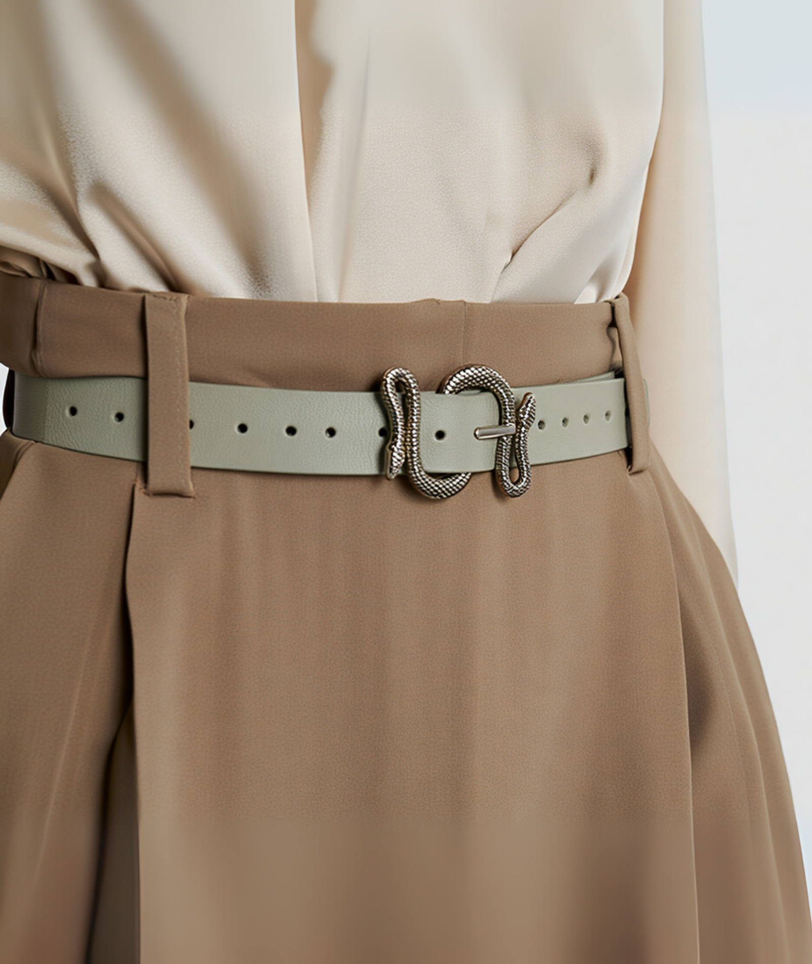 Cinto de couro  feminino - Fivela cobra