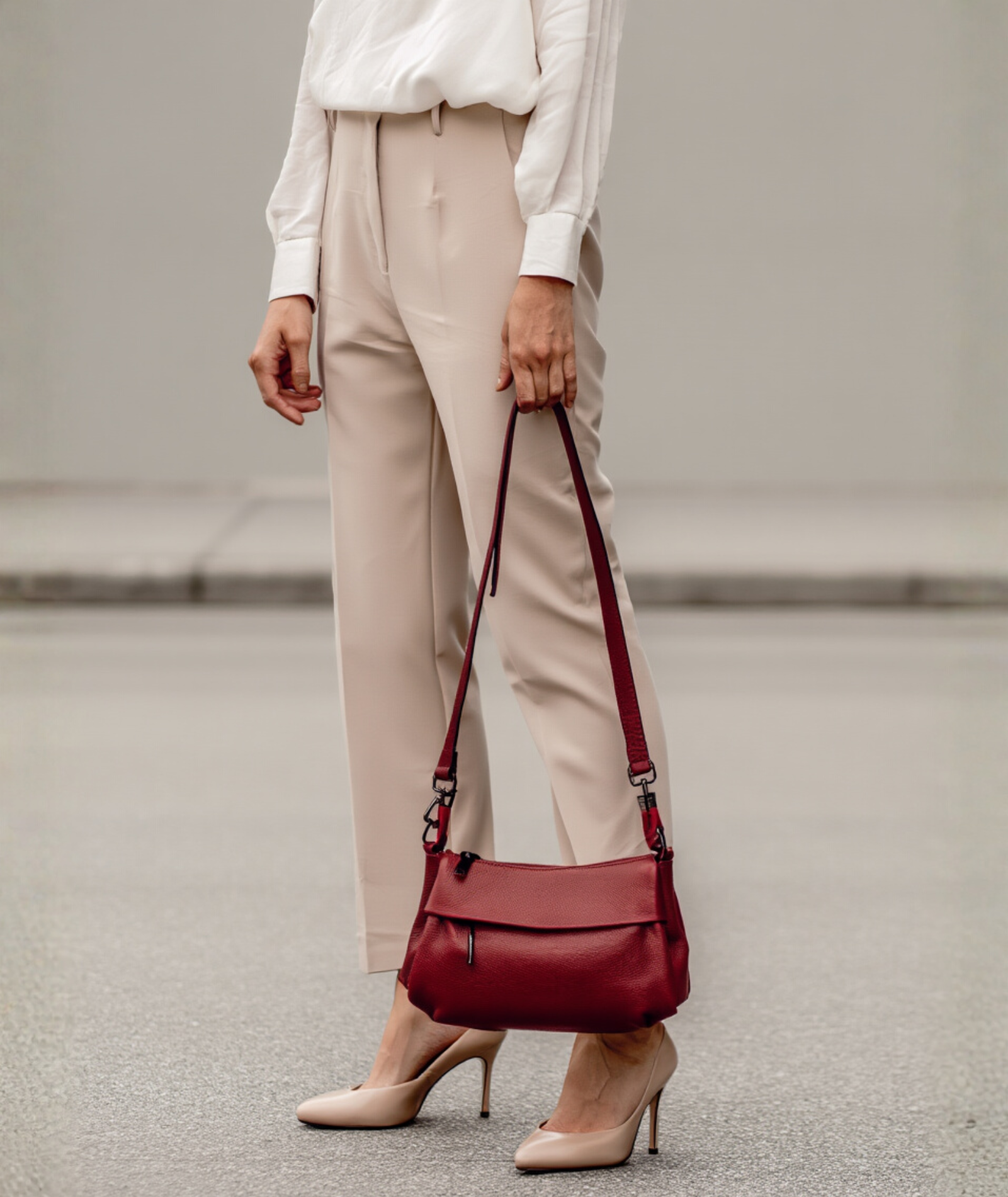 Bolsa feminina de couro genuíno com alça removível - Clarice