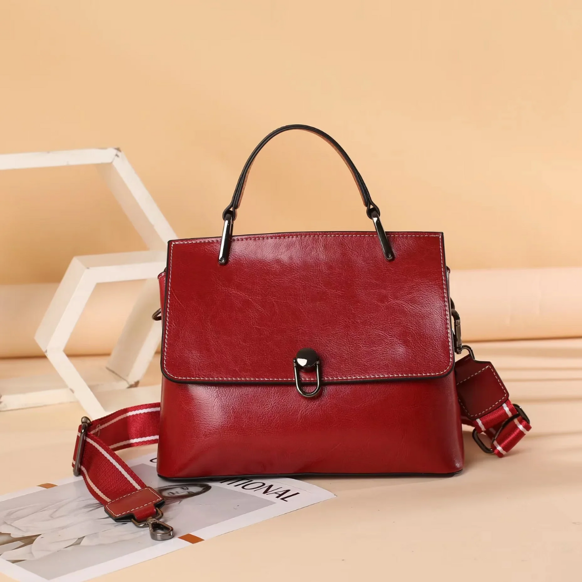 Bolsa feminina de mão e alça adicional de couro legitimo - Livia