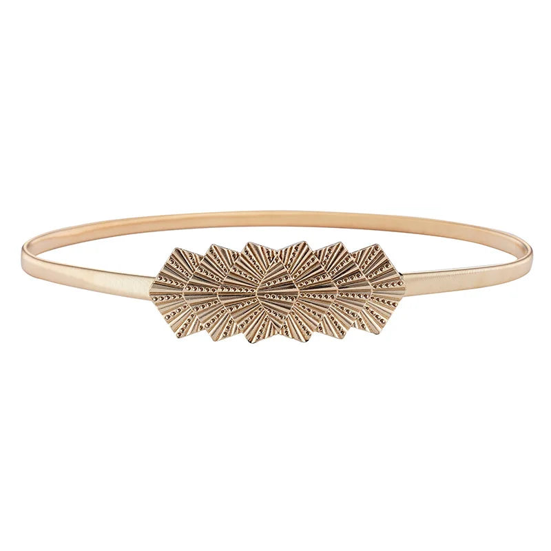 Cinto feminino dourado com fivela decorada em metal