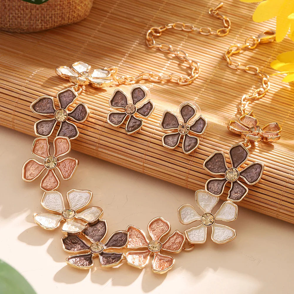 Conjunto feminino colar e brincos folheado floral