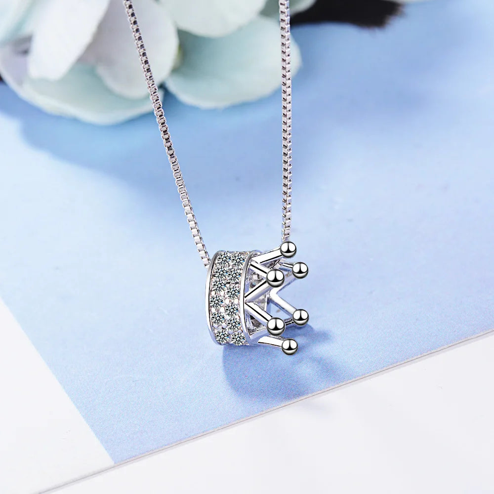 Colar feminino prata 925 e folheado a ouro pingente coroa