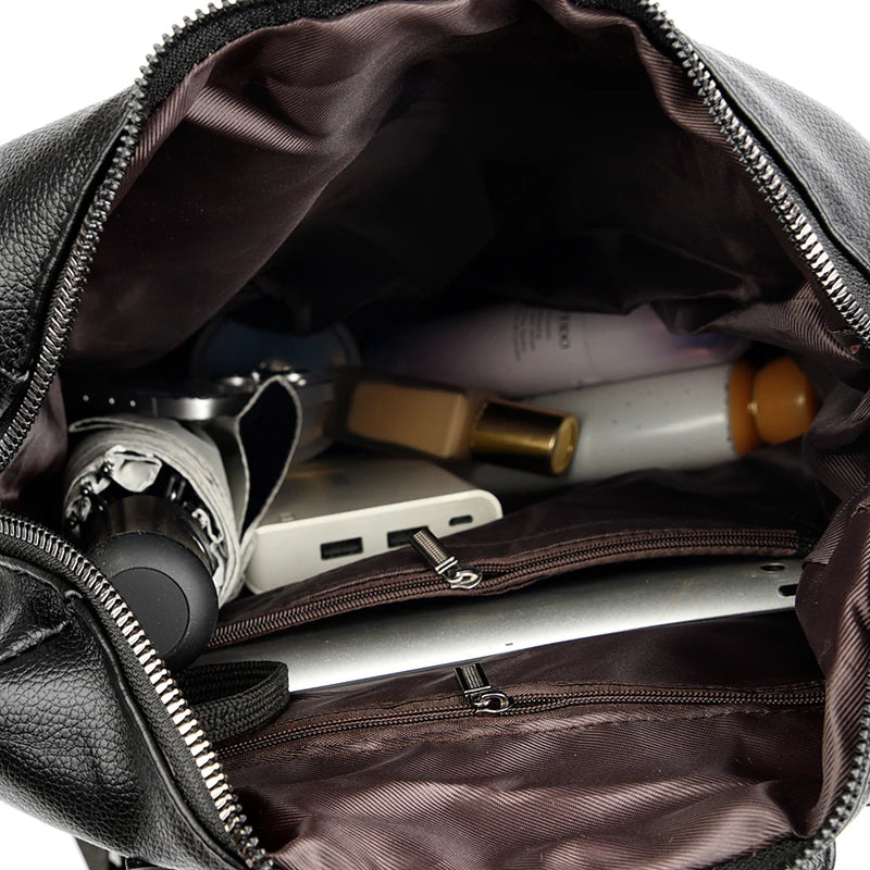 Mochila em couro ecológico com alça adicional - Marina