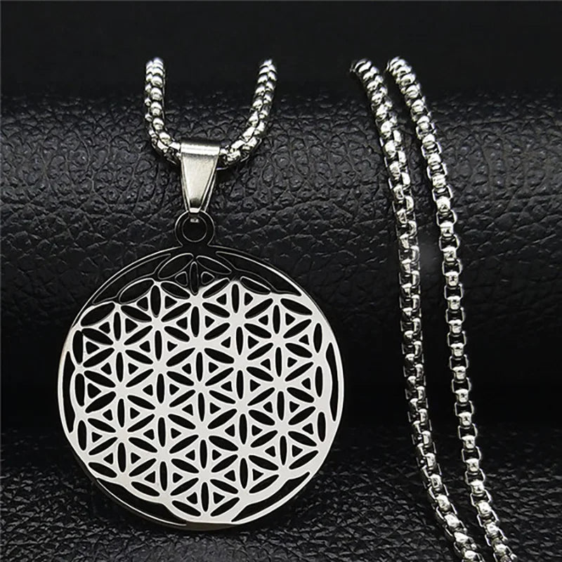 Colar feminino folheado com medalhão Flor da Vida