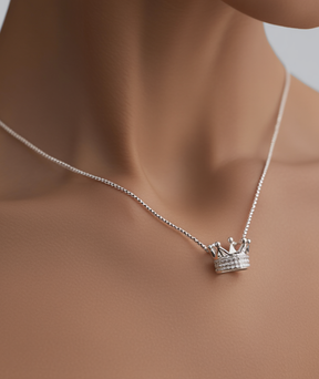 Colar feminino prata 925 e folheado a ouro pingente coroa