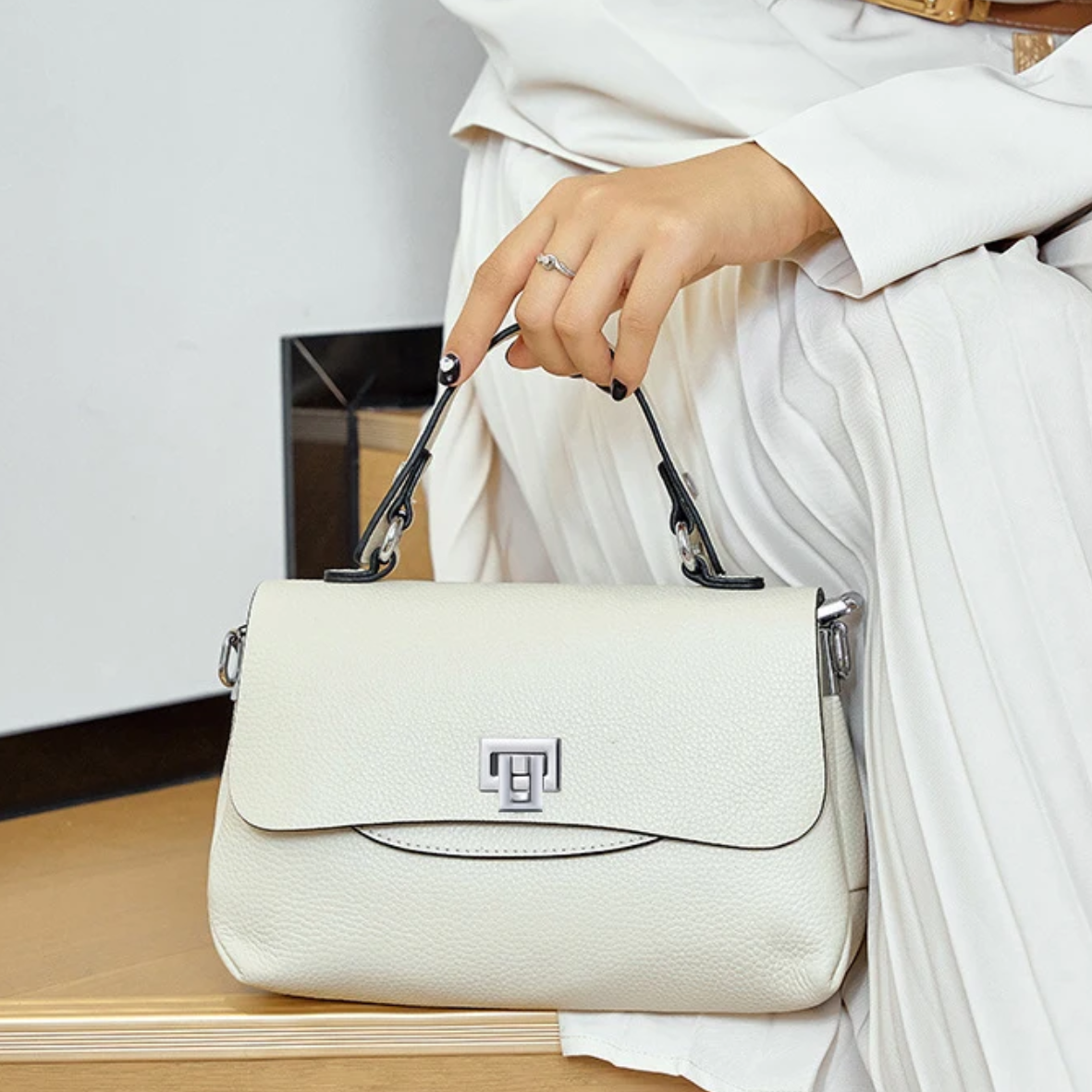 Bolsa feminina de couro com alça adicional - Zency