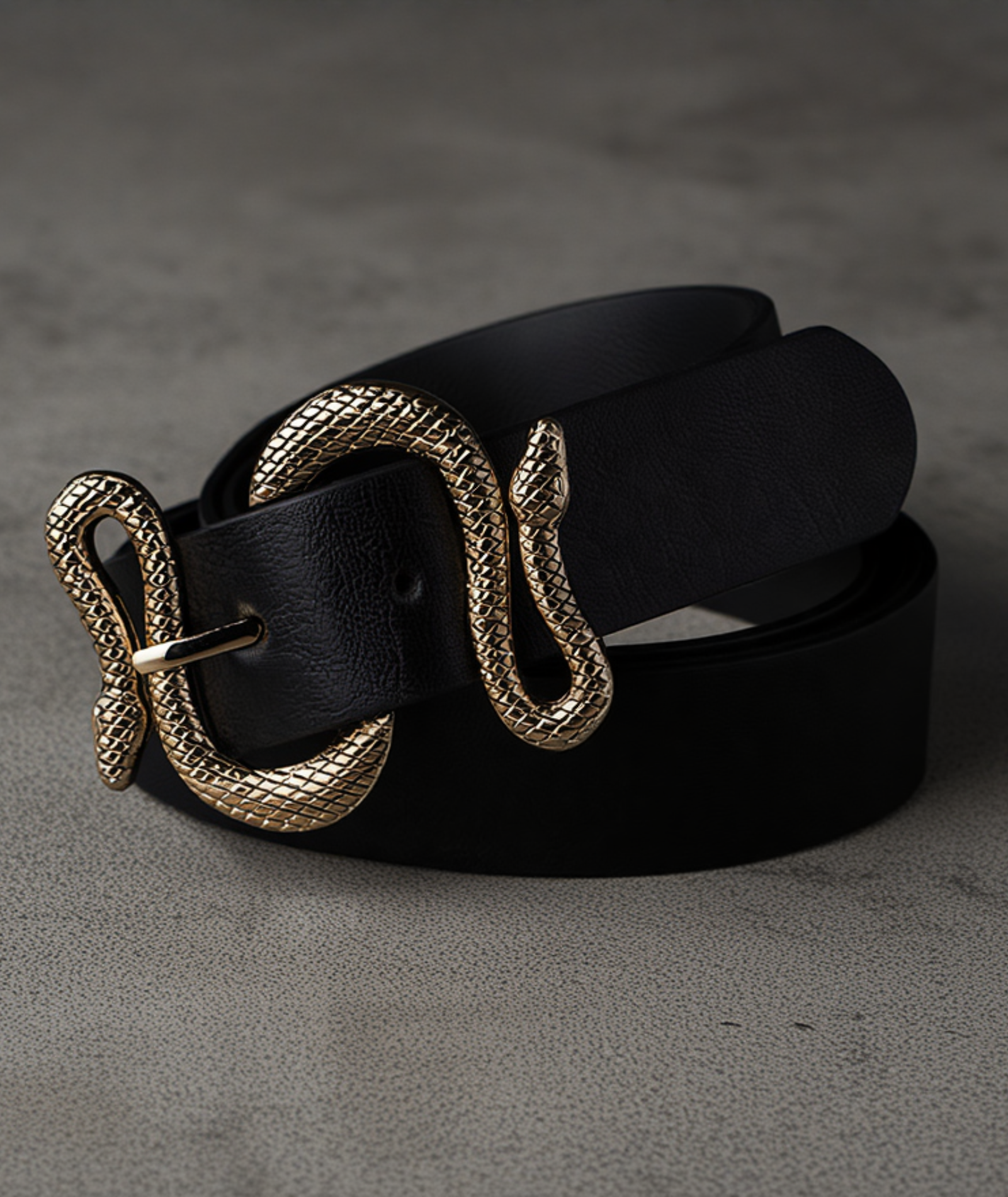 Cinto de couro  feminino - Fivela cobra