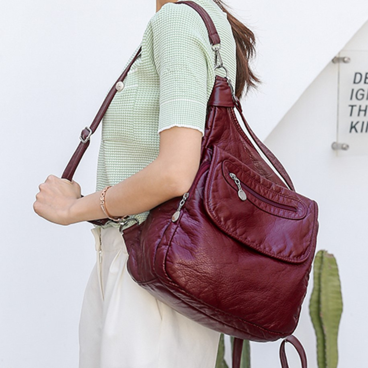 Mochila feminina em couro - Lizia